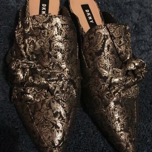New DKNY Pier Slip On Mules Bow Black/Gold